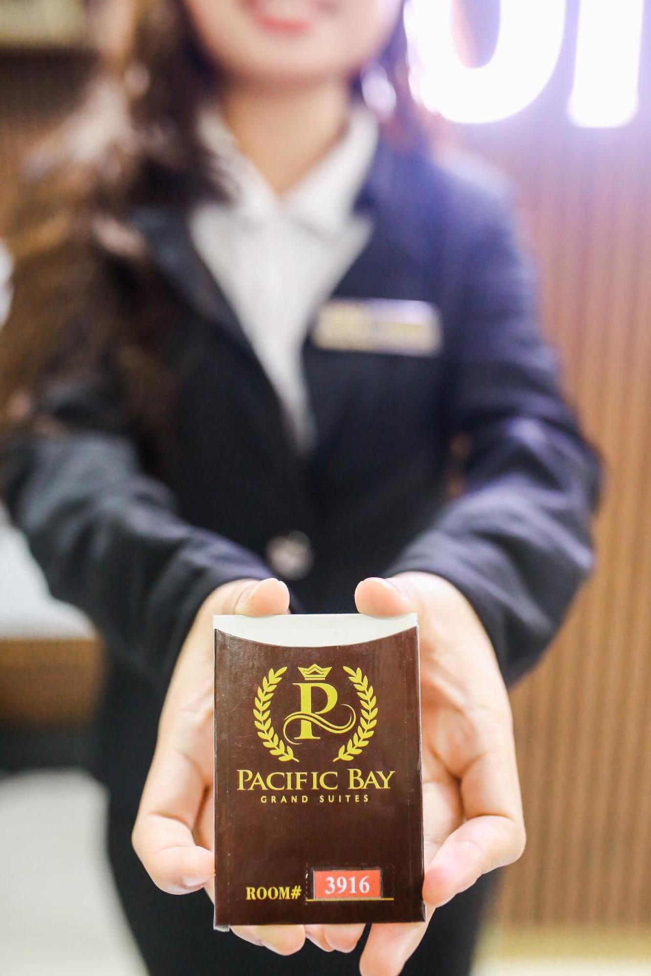 Pacific Bay Grand Suites Manila Exteriör bild